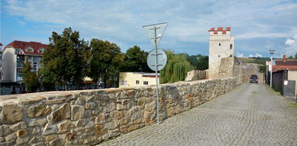 Hradný múr po reanimácii.