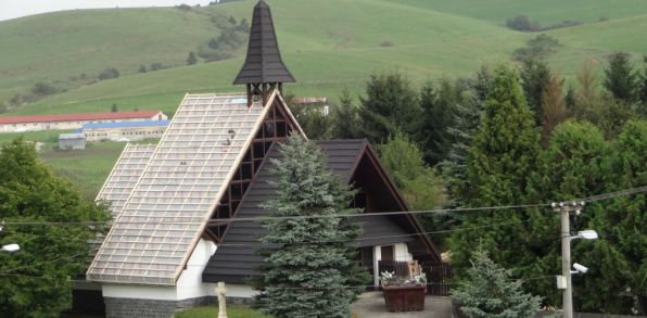 Na Dome smútku v Krásnej Hôrke už dlhšie zatekala strecha.