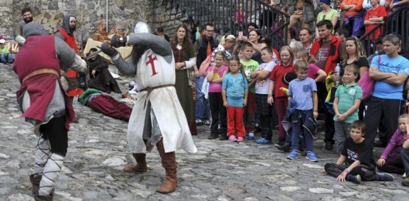 Na hrad Strečno si v lete  našlo cestu 27 138 návštevníkov. Ilustračné foto: TASR 